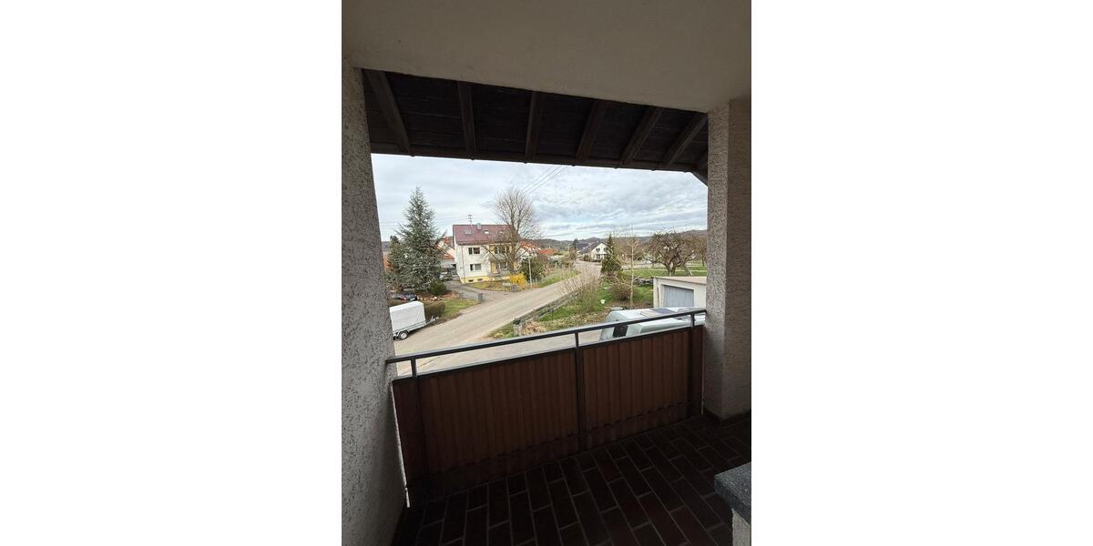 Etagenwohnung Backnang - 3.5 Zimmer, 105 m&sup2;, 1.000&euro; | Angebot:25251560