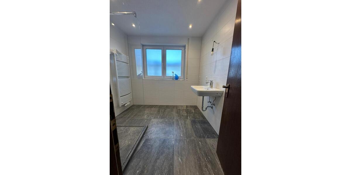 Erdgeschoßwohnung Uhingen - 4 Zimmer, 120 m&sup2;, 1.700&euro; | Angebot:25719333