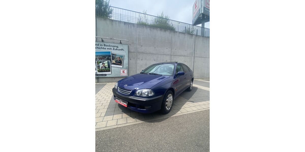 Toyota Avensis 115.000 km 2.990 &euro; Backnang 71522