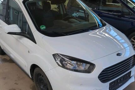 Ford Tourneo Courier 192.000 km 6.999 &euro; Ditzingen 71254