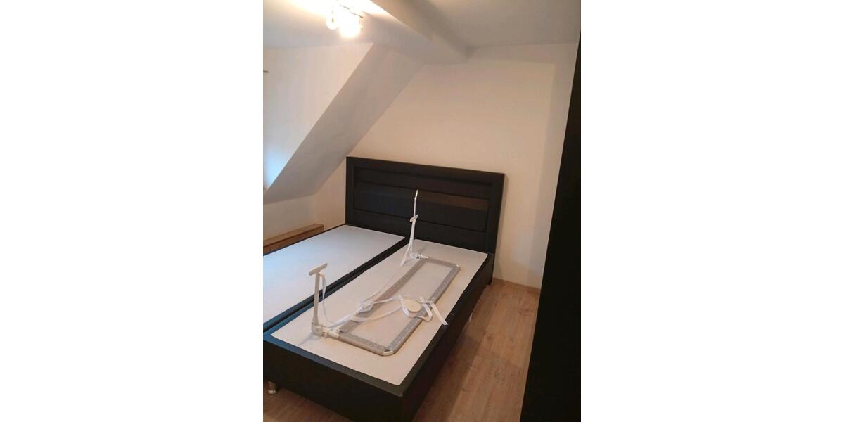 Dachgeschoßwohnung Frickenhausen - 3 Zimmer, 70 m&sup2;, 970&euro; | Angebot:25654039