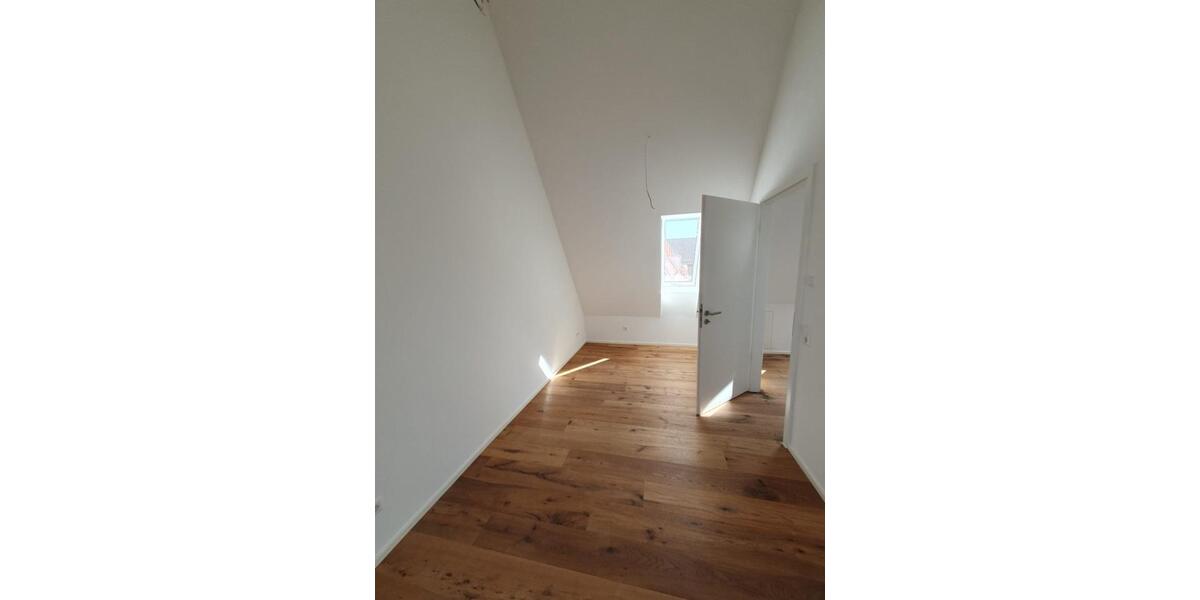 Maisonettenwohnung Schwieberdingen - 4 Zimmer, 140 m&sup2;, 1.999&euro; | Angebot:25923480