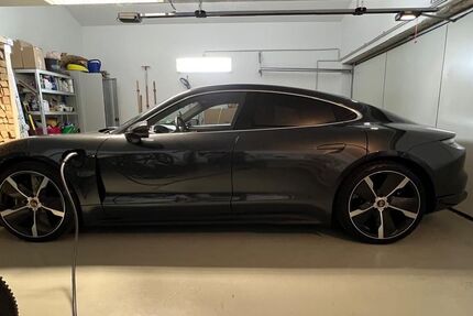 Porsche Taycan 29.500 km 79.900 &euro; Stuttgart 70193