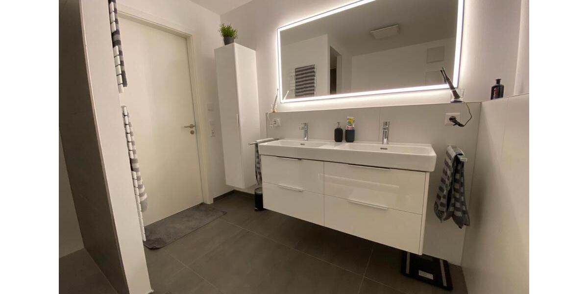 Etagenwohnung Esslingen am Neckar Oberesslingen - 4 Zimmer, 101 m&sup2;, 1.850&euro; | Angebot:26577712
