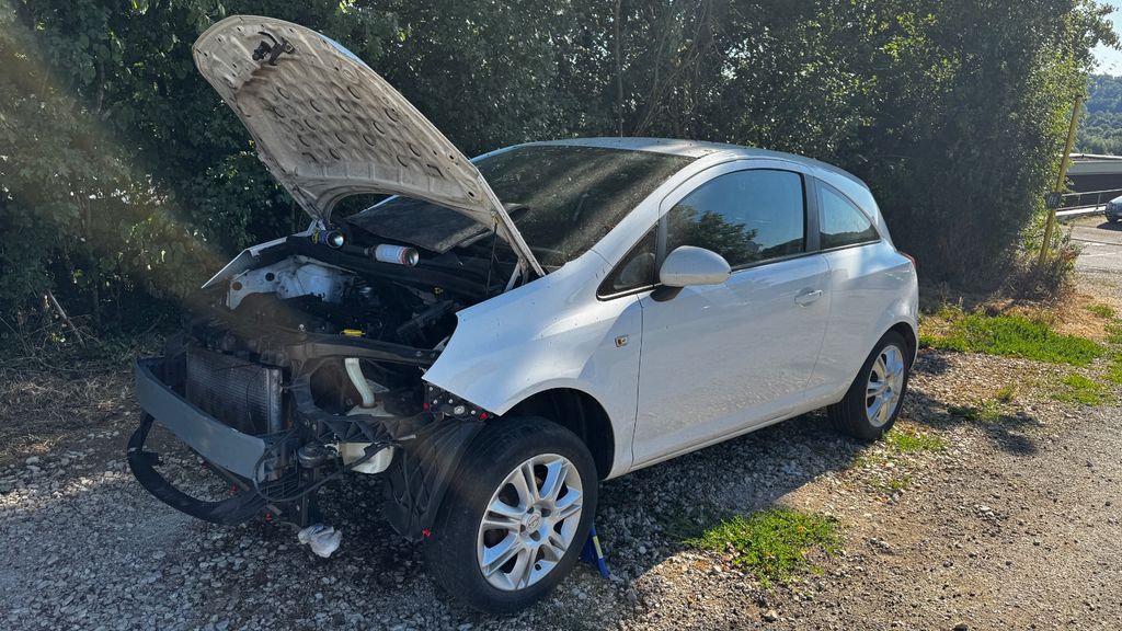 Opel Corsa 234.000 km 2.600 &euro; Hochdorf Ziegelhof 73269