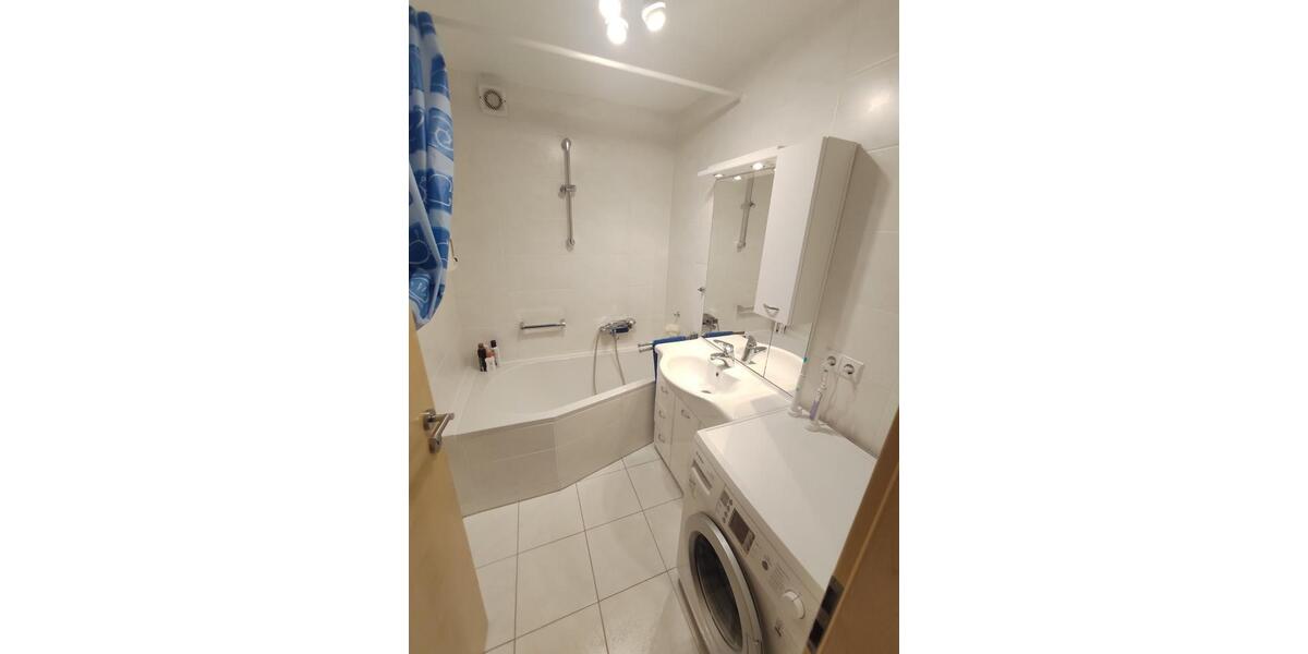 Etagenwohnung Leonberg - 3 Zimmer, 65 m&sup2;, 890&euro; | Angebot:25351926