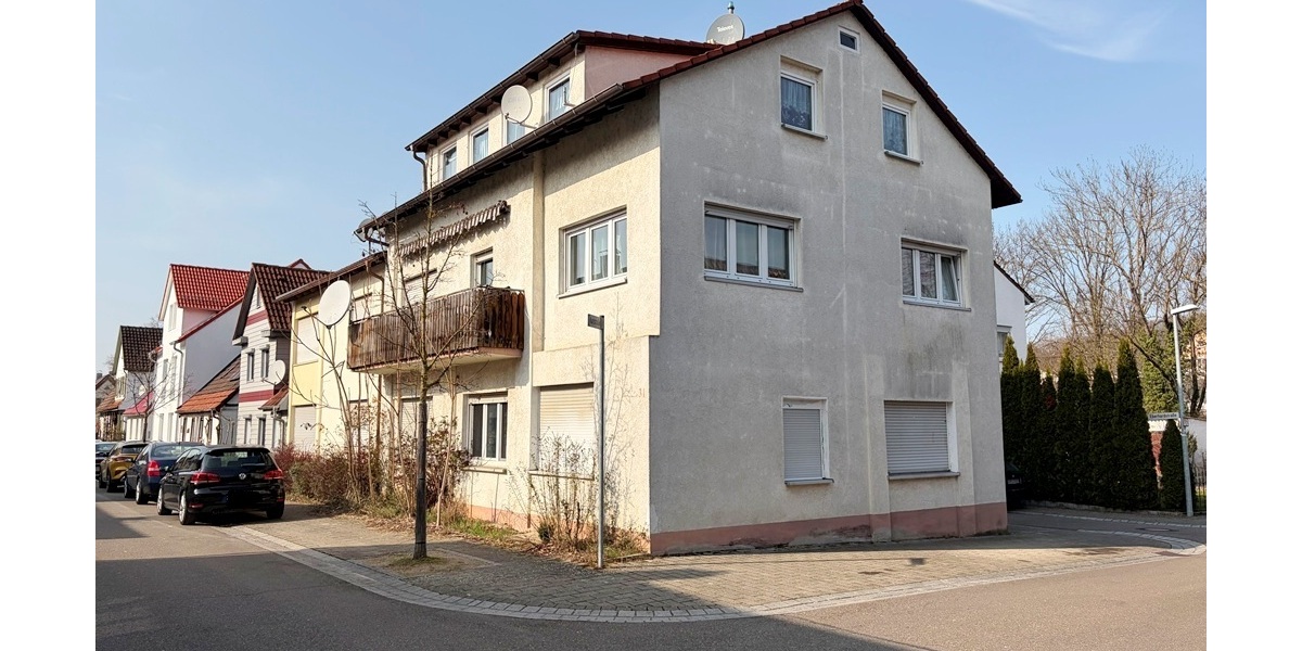 Vielseitiges 3-Familienhaus in Uhingen mit Entwicklungspotenzial - Mehrfamilienhaus, Wohnhaus Uhingen Uhingen | Angebot:25047053