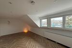 Dachgeschoßwohnung Stuttgart Mühlhausen - 4.5 Zimmer, 122 m&sup2;, 2.100&euro; | Angebot:25174546