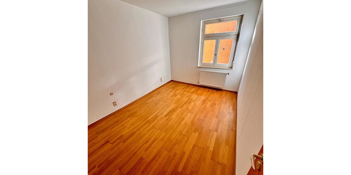 Etagenwohnung Stuttgart Stuttgart-West - 1 Zimmer, 90 m&sup2;, 500&euro; | Angebot:25858007