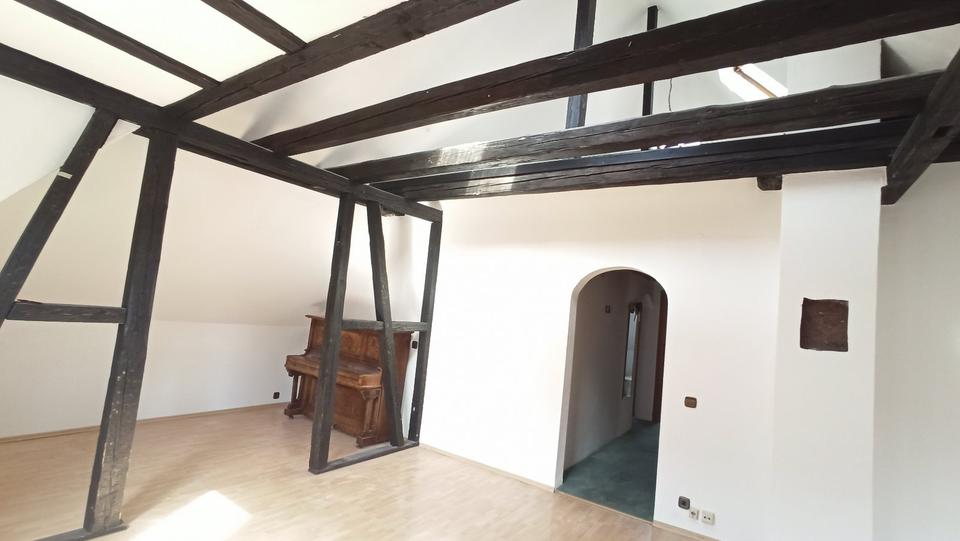 Dachgeschoßwohnung Stuttgart Stuttgart-Süd - 2.5 Zimmer, 70 m&sup2;, 259.000&euro; | Angebot:23589305