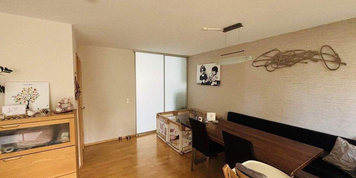 Reihenmittelhaus Fellbach Schmiden - 9 Zimmer, 184 m&sup2;, 749.000&euro; | Angebot:25654311