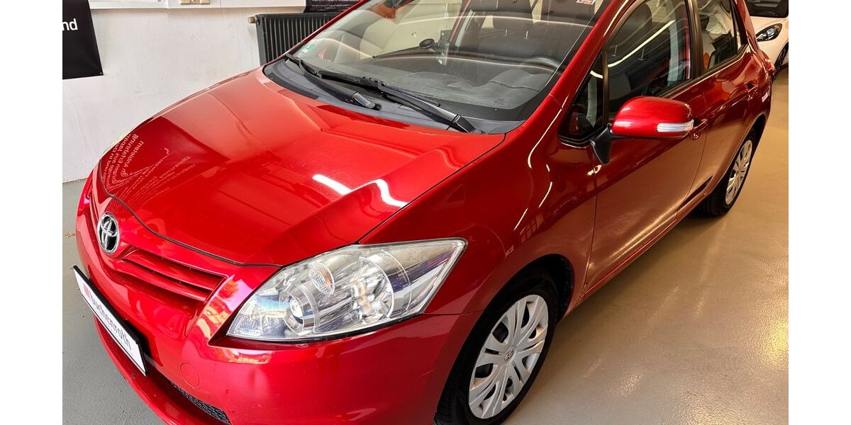 Toyota Auris 121.511 km 4.990 &euro; LEONBERG 71229